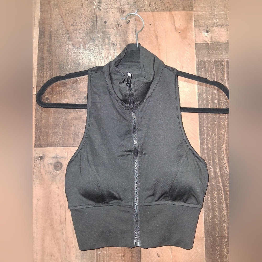 NWT GXQIL Sportwear Sports Padded Crop Top Size Small Black - Picture 1 of 4